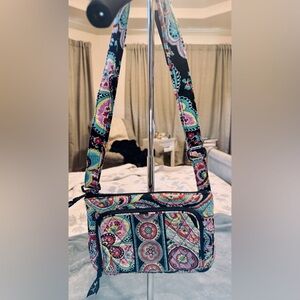 Vera Bradley crossbody in Paisley